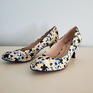 Life Stride PARIGI Flower Design Heels Size 9